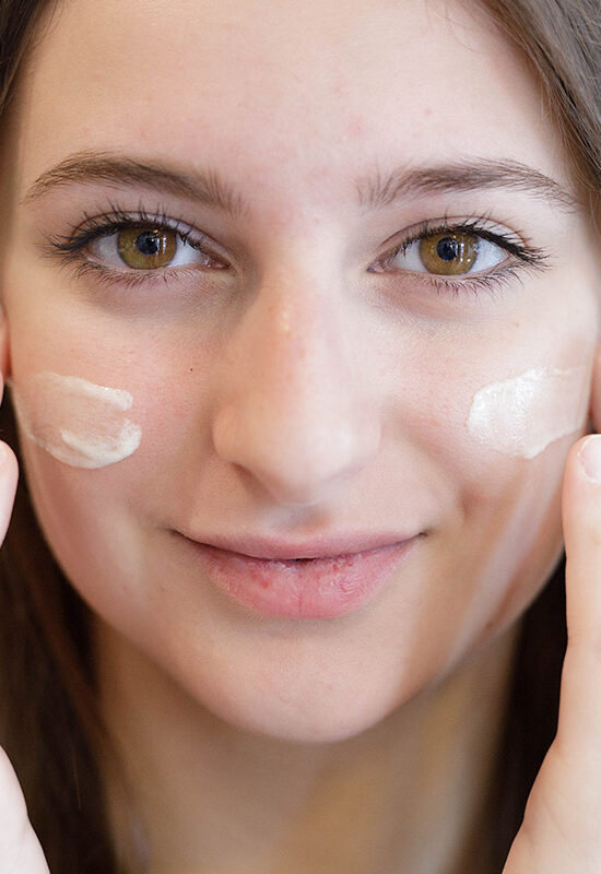 Come proteggere la pelle del viso dai raggi UVA e UVB